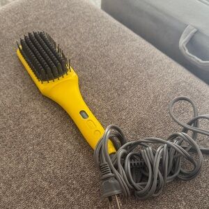 Drybar Mini Brush Crush Heated Straightening brush